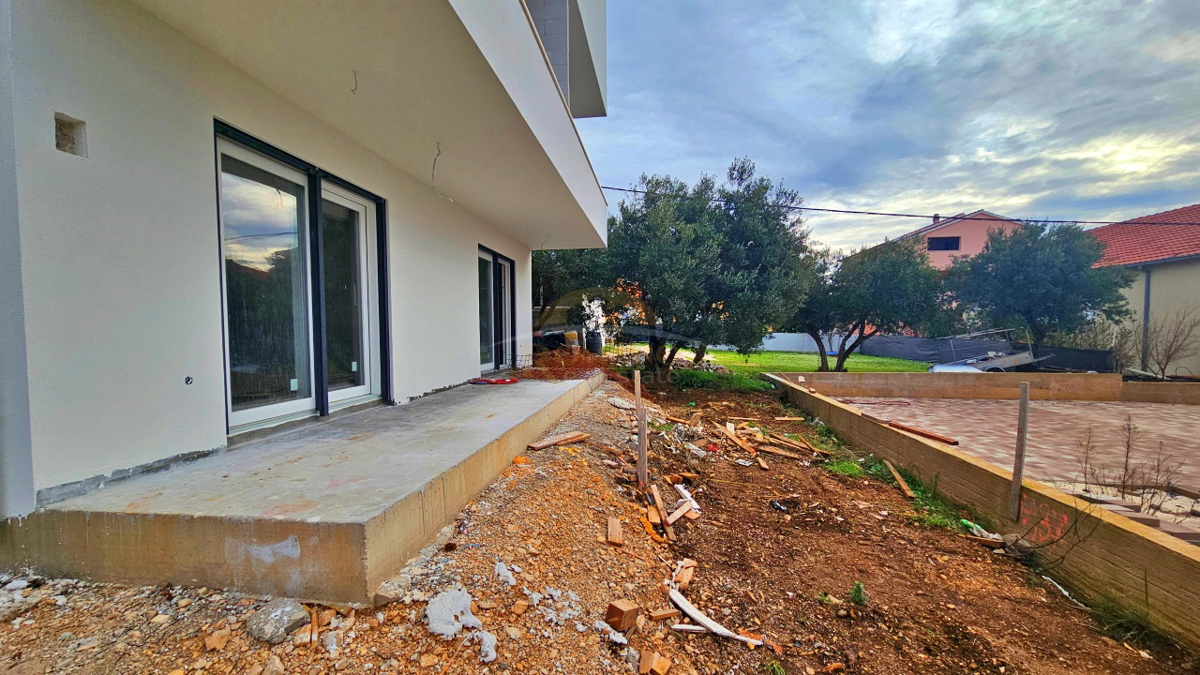 VENDITA: Ampio trilocale con grande giardino – Kaštel Stari (Nuova costruzione)